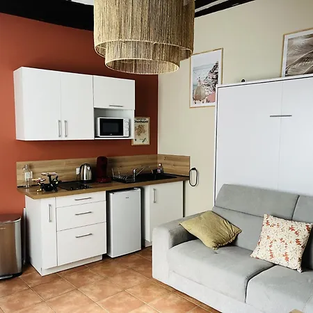 Logement, Plein Centre Du Village De * Verzy